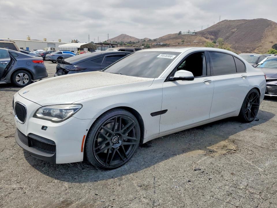 2015 BMW 7er VIN WBAYE8C53FD781878 COPART salvage auction — MINOR DENT/SCRATCHES, Ca - Dis/Dlr/Exp Only Clean Title, sold $900 on 2026-07-30 (photo 1)
