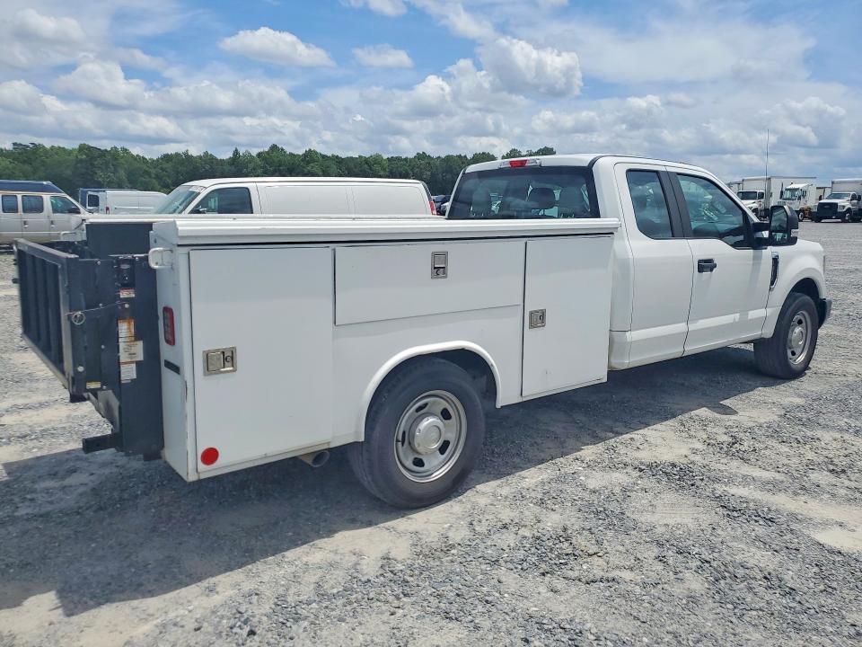 2019 Ford F-350 super duty VIN 1FD7X3E62KEC46817 COPART salvage auction — MINOR DENT/SCRATCHES, NC - DEALER ONLY CLEAN TITLE, sold $9,000 on 2026-07-23 (photo 3)