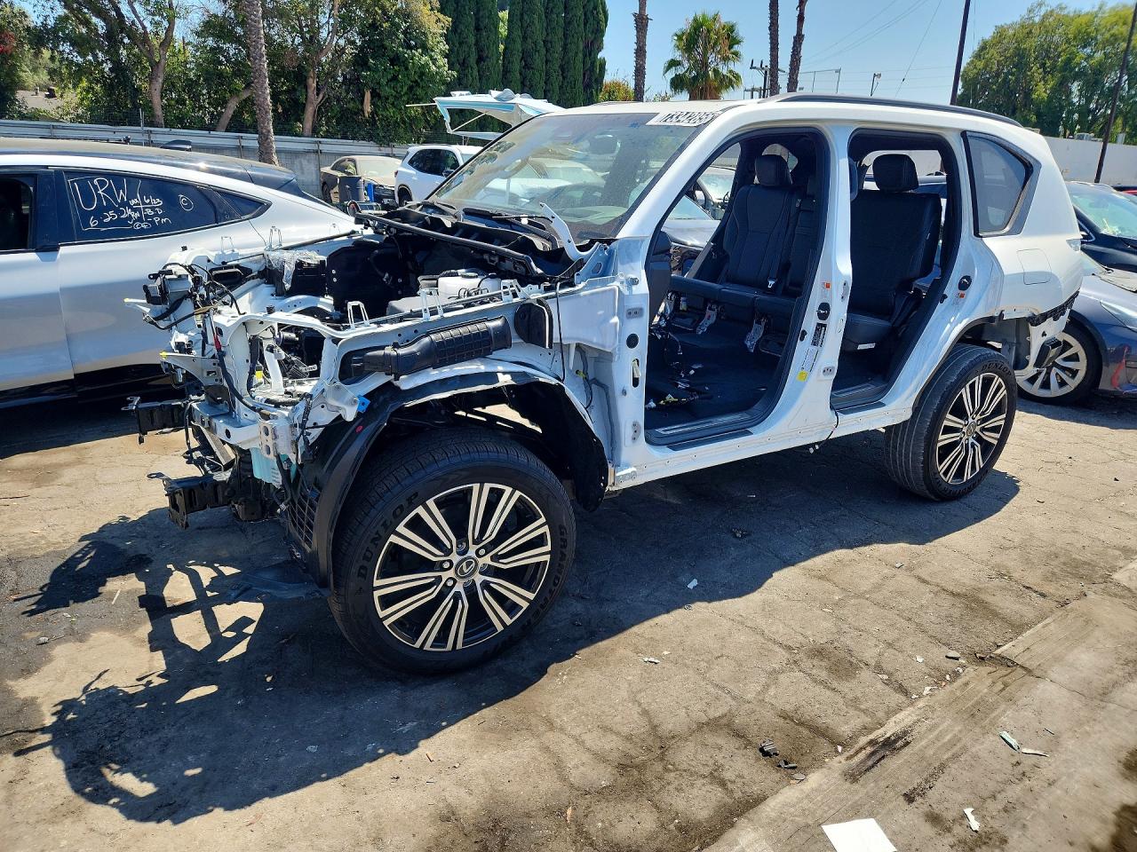 2025 Lexus LX 600 VIN JTJGB7CX0S4082413 — COPART salvage auction photo