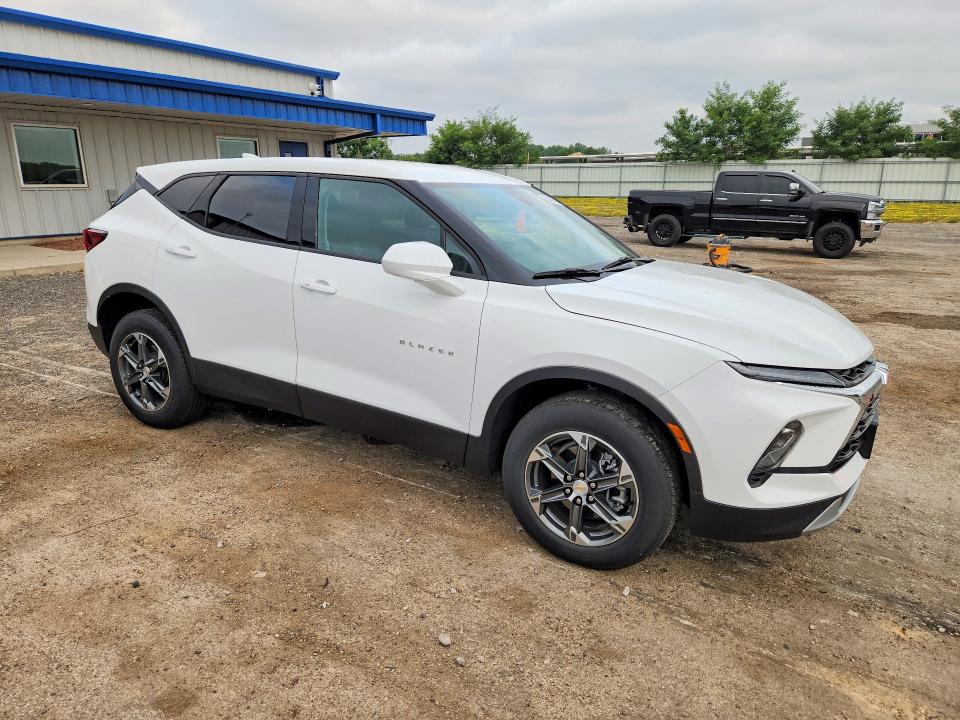 2025 Chevrolet Blazer VIN 3GNKBHR49SS121023 COPART salvage auction — HAIL, Wi - Cert Of Title-Claim Paid, sold $13,800 on 2026-08-18 (photo 4)