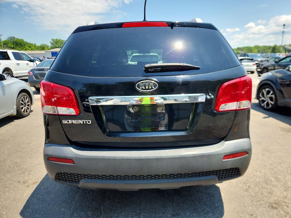 2011 Kia Sorento VIN 5XYKT4A29BG174783 COPART salvage auction — MINOR DENT/SCRATCHES, Nj - Certificate Of Title, sold $1,050 on 2026-07-30 (photo 6)