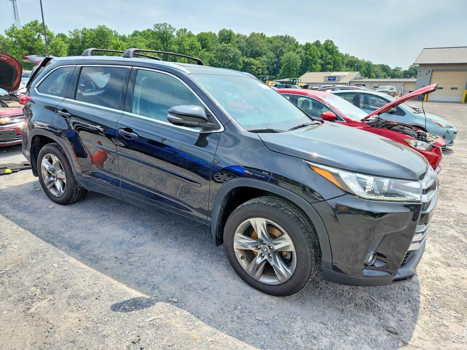 2019 Toyota Highlander VIN 5TDDZRFH8KS727511 COPART salvage auction — REAR END, PA - CERTIFICATE OF SALVAGE, sold $11,500 on 2026-07-23 (photo 4)