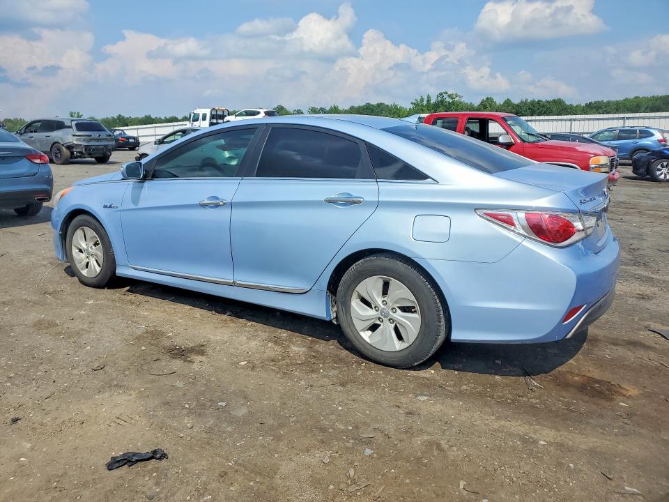 2015 Hyundai VIN KMHEC4A43FA134733 COPART salvage auction — MINOR DENT/SCRATCHES, Salvage Title, sold $175 on 2026-07-15 (photo 2)