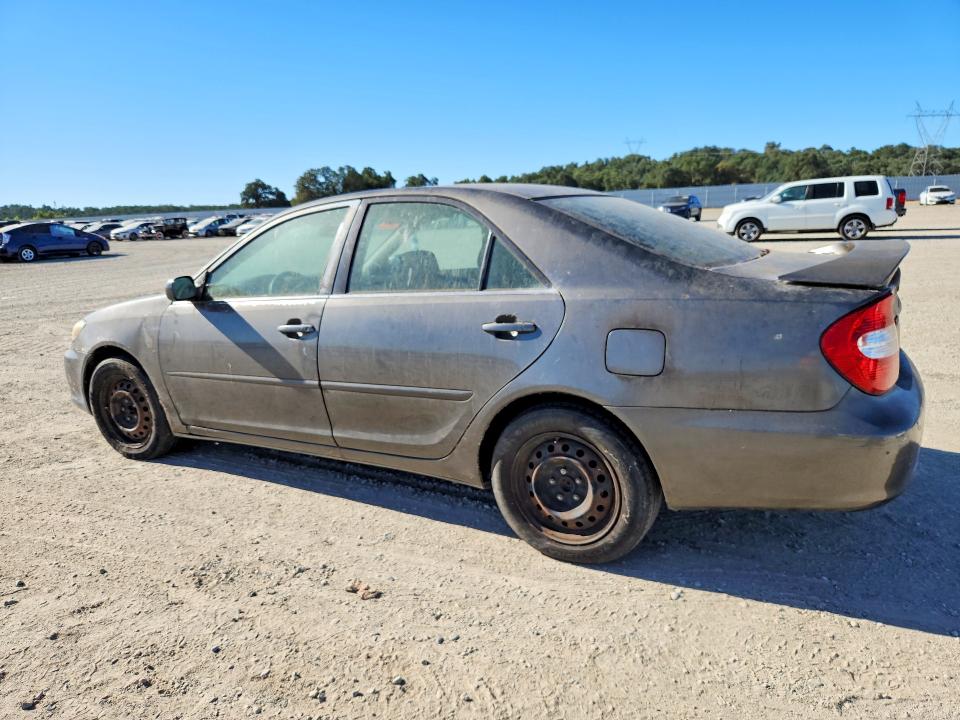 2002 Toyota Camry VIN JTDBF30KX20026098 COPART salvage auction — BIOHAZARD/CHEMICAL, CA - DIS/DLR/EXP ONLY CLEAN TITLE, sold $50 on 2026-07-31 (photo 2)