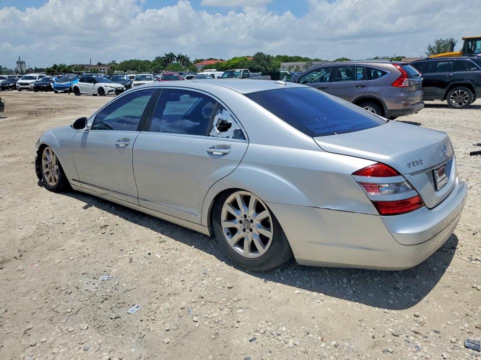 2007 Mercedes-benz S class VIN WDDNG71X27A107972 COPART salvage auction — VANDALISM, FL - CERT OF TITLE SLVG REBUILDABLE, sold $275 on 2026-08-07 (photo 2)