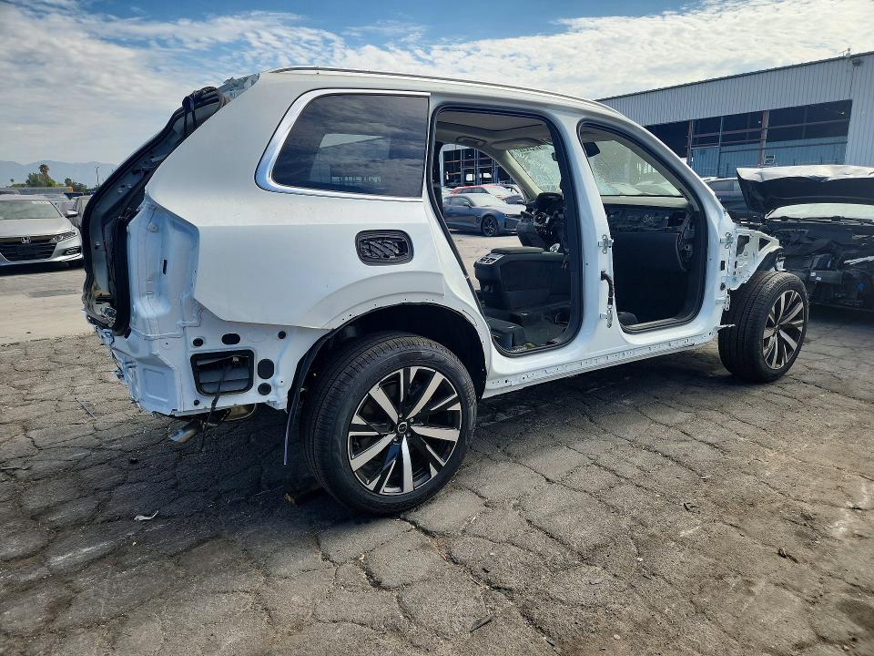 2026 Volvo Xc90 VIN YV4M12PJ6T1495616 COPART salvage auction — STRIPPED, Tx - Certificate Of Title, sold $9,200 on 2026-07-30 (photo 3)