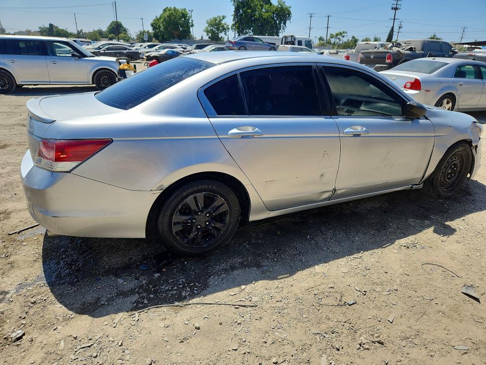 2008 Honda Accord VIN JHMCP26468C013987 COPART salvage auction — FRONT END, Ca - Dis/Dlr/Exp Clean W/Salv Hist, sold $375 on 2026-07-27 (photo 3)