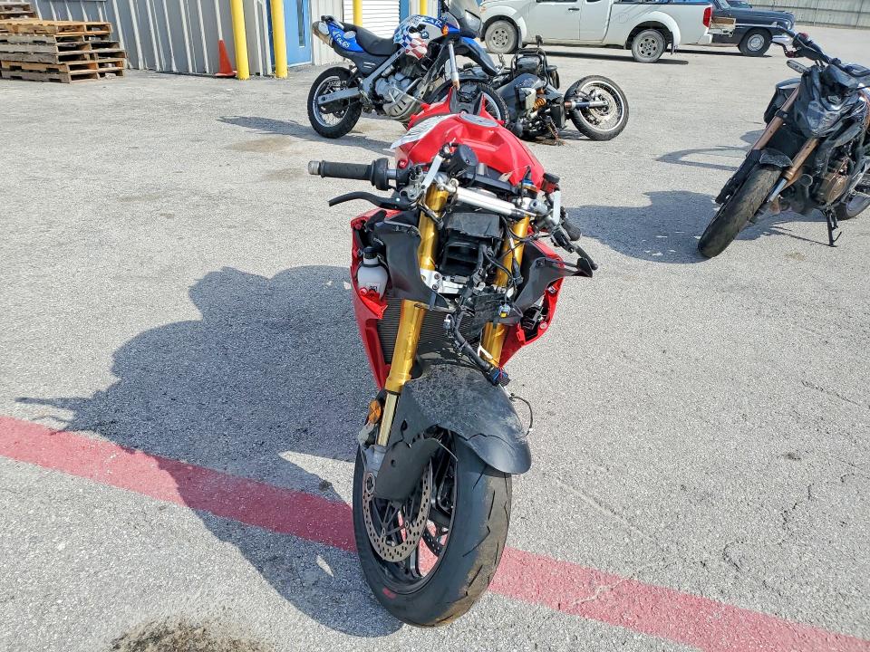 2025 Ducati Panigale VIN ZDMDAG6W6SB004231 COPART salvage auction — ALL OVER, TX - SALVAGE VEHICLE TITLE (P), sold $13,300 on 2026-08-20 (photo 2)