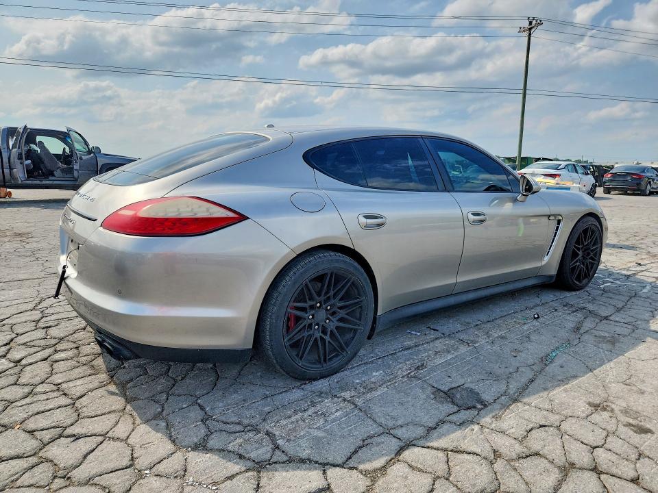 2013 Porsche Panamera VIN WP0AF2A77DL075020 COPART salvage auction — MINOR DENT/SCRATCHES, Salvage Title, sold $1,800 on 2026-08-12 (photo 3)