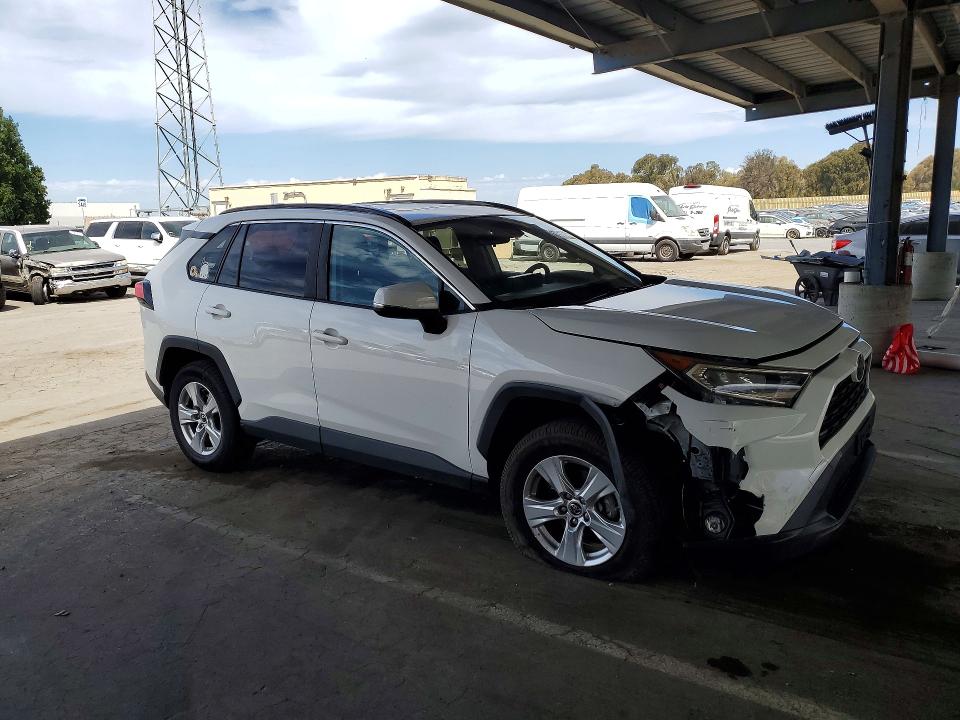 2019 Toyota Rav 4 VIN JTMW1RFV1KJ013903 COPART salvage auction — FRONT END, Ca - Salvage Certificate, sold $15 on 2026-07-21 (photo 4)