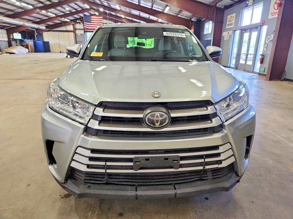 2017 Toyota Highlander VIN 5TDBZRFH7HS379670 COPART salvage auction — REAR END, Ma - Certificate Of Title (P), sold $9,000 on 2026-07-28 (photo 5)