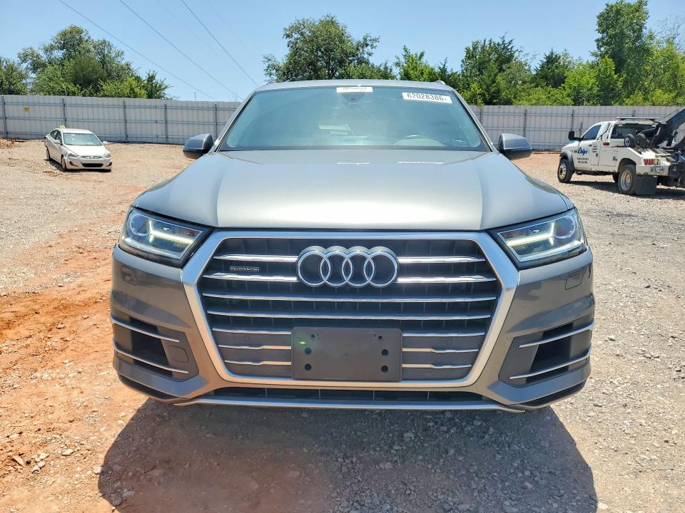 2018 Audi Q7 VIN WA1AAAF73JD012823 COPART salvage auction — NORMAL WEAR, Ok - Certificate Of Title (P), sold $3,000 on 2026-07-30 (photo 5)