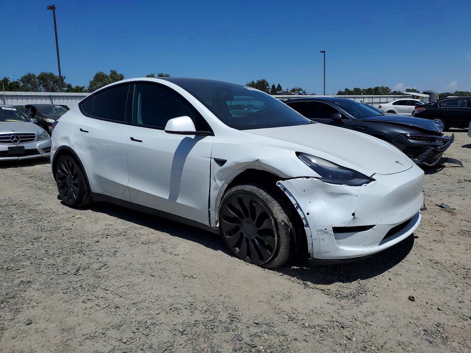 2022 Tesla Model y VIN 7SAYGDEF1NF405895 COPART salvage auction — FRONT END, CA - SALVAGE CERTIFICATE, sold $12,700 on 2026-07-16 (photo 4)