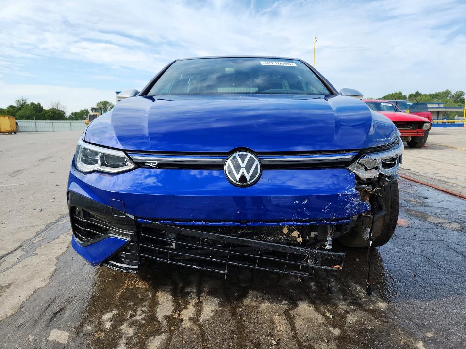 2024 Volkswagen Golf VIN WVWFB7CD6RW195351 COPART salvage auction — SIDE, Salvage Title, sold $12,000 on 2026-08-19 (photo 5)