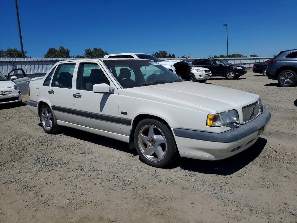 1995 Volvo 850 VIN YV1LS5715S1245810 COPART salvage auction — FRONT END, CA - DIS/DLR/EXP ONLY CLEAN TITLE (P), sold $250 on 2026-08-25 (photo 4)