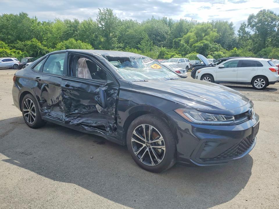 2025 Volkswagen Jetta VIN 3VWBX7BU1SM077566 COPART salvage auction — ROLLOVER, Fl - Parts Only, sold $2,600 on 2026-07-27 (photo 4)