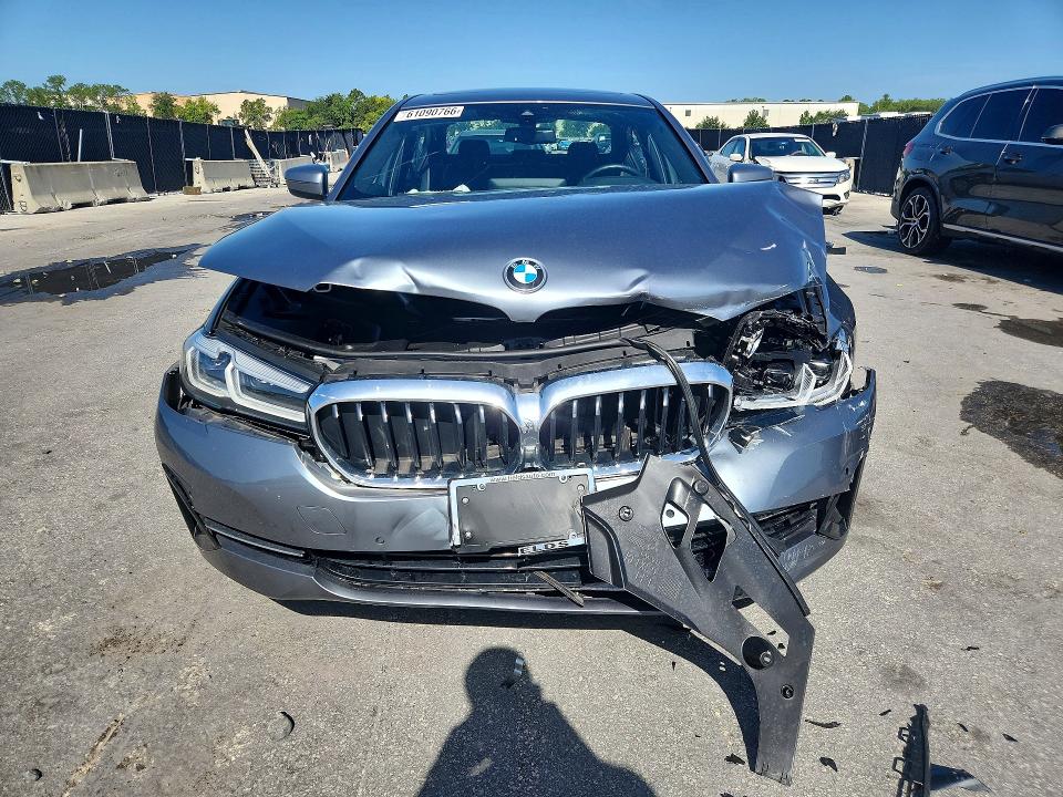 2022 BMW 5er VIN WBA53BJ0XNWX49493 COPART salvage auction — FRONT END, Fl - Cert Of Title Slvg Rebuildable, sold $17,300 on 2026-08-11 (photo 5)