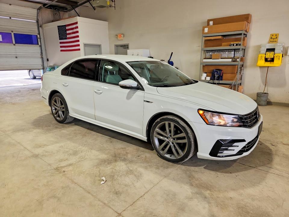 2018 Volkswagen Passat VIN 1VWAA7A39JC008016 COPART salvage auction — MINOR DENT/SCRATCHES, Pa - Cert Of Title (P), sold $4,500 on 2026-08-11 (photo 4)