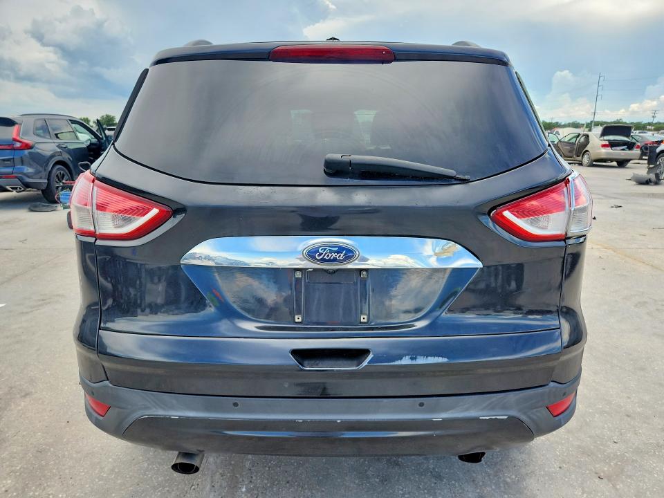 2015 Ford Escape VIN 1FMCU0GX2FUA22101 COPART salvage auction — MINOR DENT/SCRATCHES, La - Cert Of Title-Reconstructed, sold $700 on 2026-07-29 (photo 6)