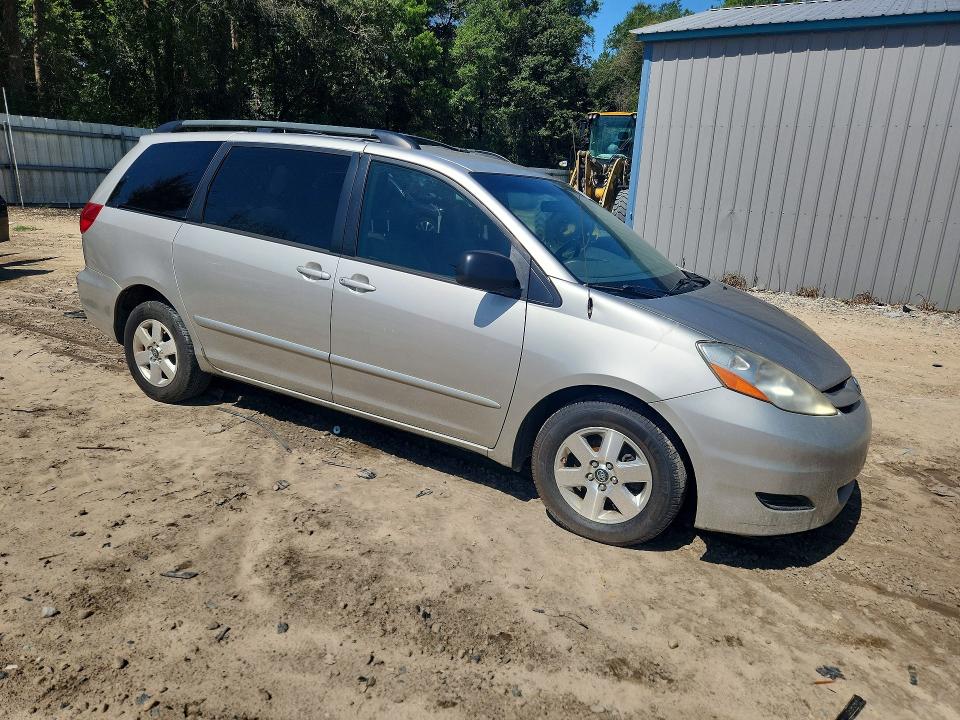 2008 Toyota Sienna VIN 5TDZK23C28S120135 COPART salvage auction — ROOF, FL - CERTIFICATE OF TITLE, sold $950 on 2026-07-24 (photo 4)