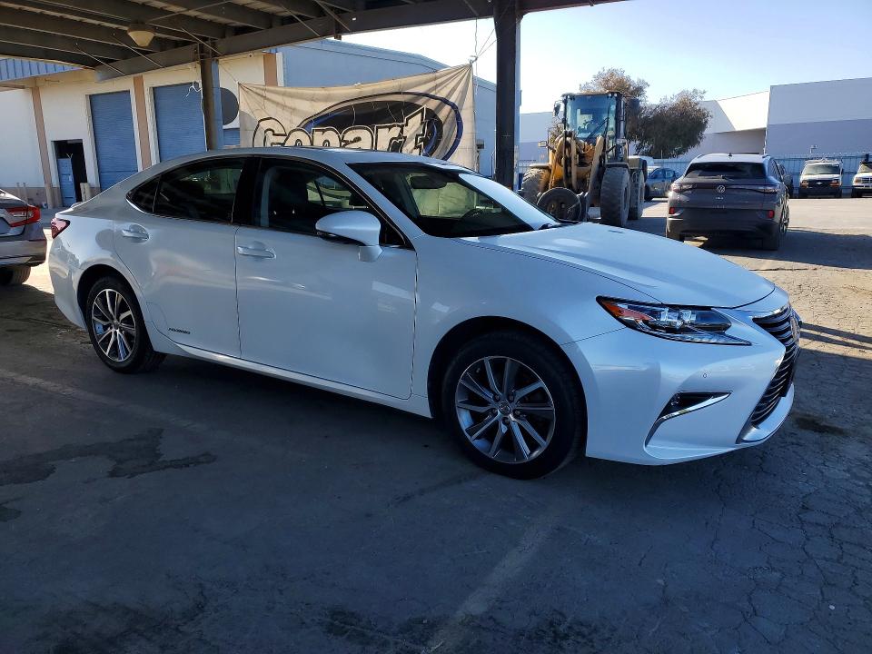 2018 Lexus Es 300h VIN JTHBW1GG0J2174574 COPART salvage auction — REAR END, Ca - Salvage Certificate, sold $2,600 on 2026-07-28 (photo 4)