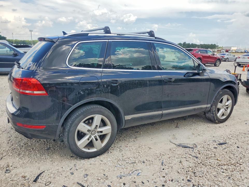 2013 Volkswagen Touareg VIN WVGEF9BP7DD002454 COPART salvage auction — SIDE, TX - SALVAGE VEHICLE TITLE, sold $650 on 2026-07-28 (photo 3)