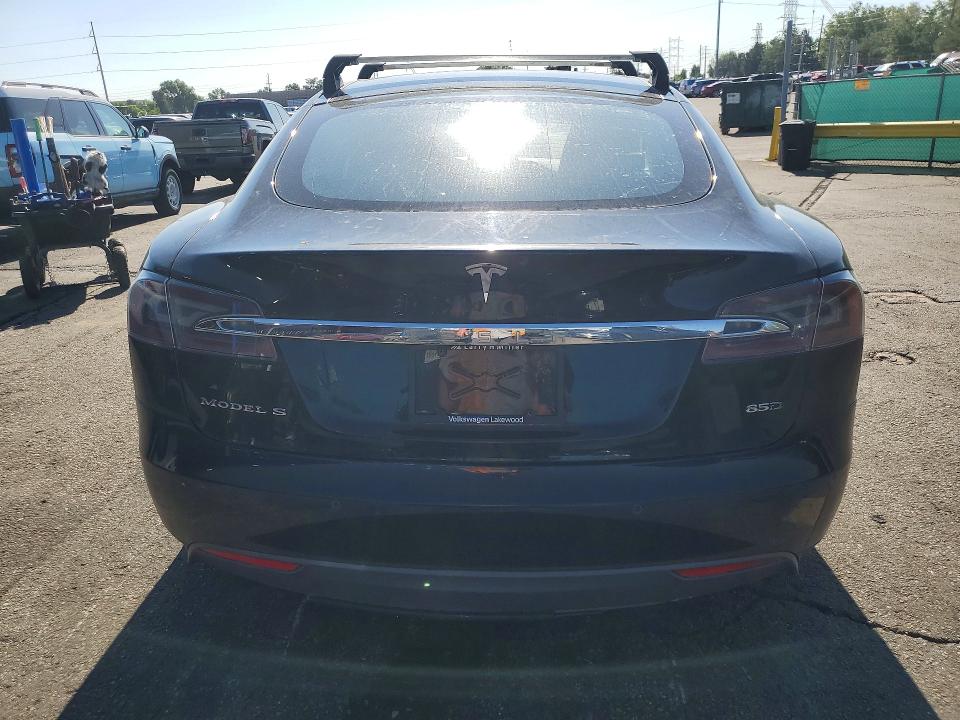 2015 Tesla Model s VIN 5YJSA1E25FF112714 COPART salvage auction — UNDERCARRIAGE, CO - DIS/DLR/EXP ONLY CLEAN TITLE, sold $925 on 2026-07-21 (photo 6)