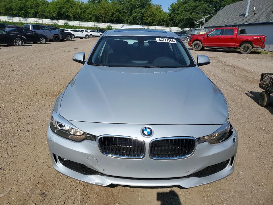 2015 BMW 3er VIN WBA3B3G59FNR87409 COPART salvage auction — FRONT END, Mi - Certificate Of Title, sold $7,200 on 2026-08-19 (photo 5)
