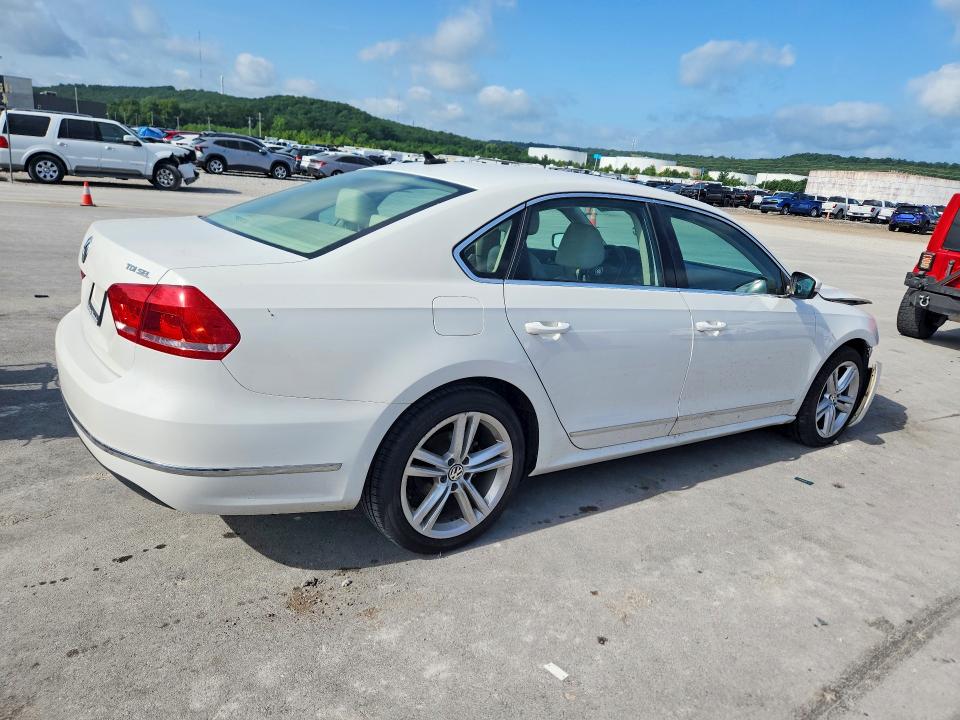 2015 Volkswagen Passat VIN 1VWCV7A39FC070133 COPART salvage auction — FRONT END, Salvage Title, sold $1,750 on 2026-08-05 (photo 3)