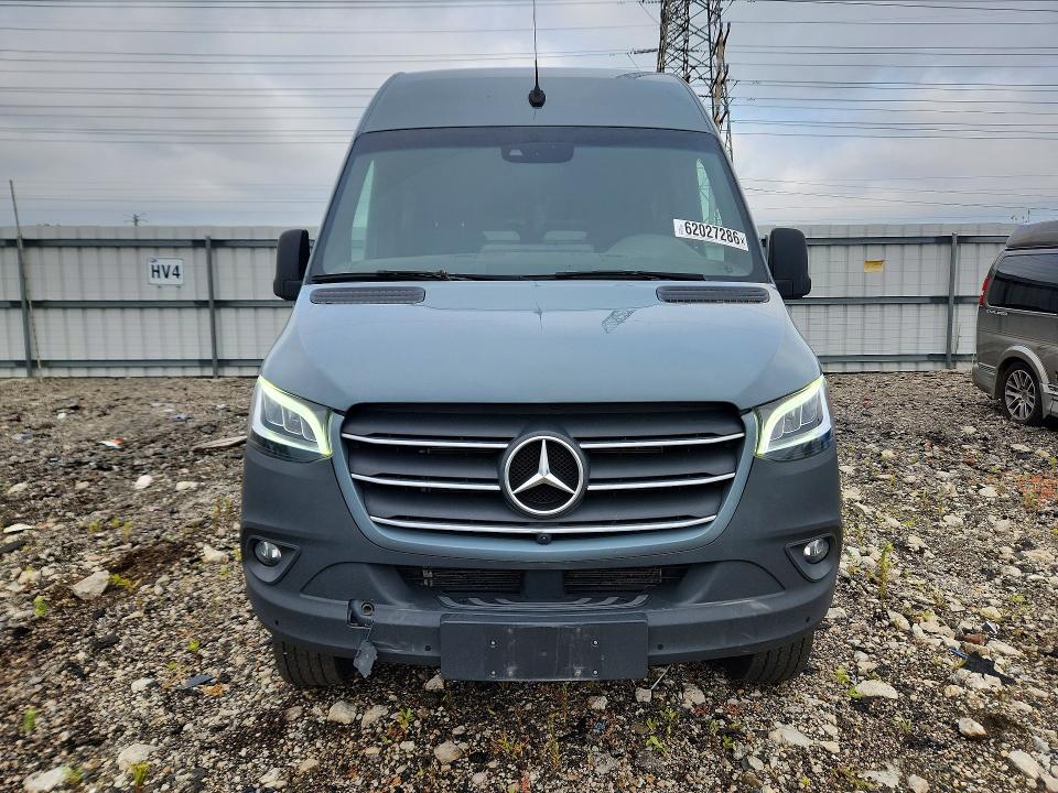 2024 Mercedes-benz Sprinter VIN W1W4NCVY5RP640264 COPART salvage auction — REAR END, Il - Salvage Certificate, sold $23,200 on 2026-08-25 (photo 5)