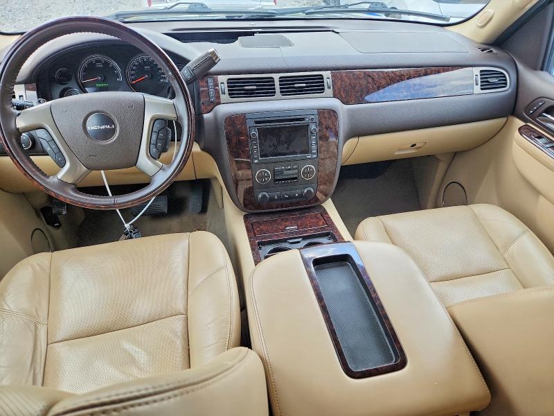 2010 Gmc Yukon VIN 1GKUKGEJ4AR160888 COPART salvage auction — MINOR DENT/SCRATCHES, AL - CERTIFICATE OF TITLE (P), sold $1,200 on 2026-07-22 (photo 8)