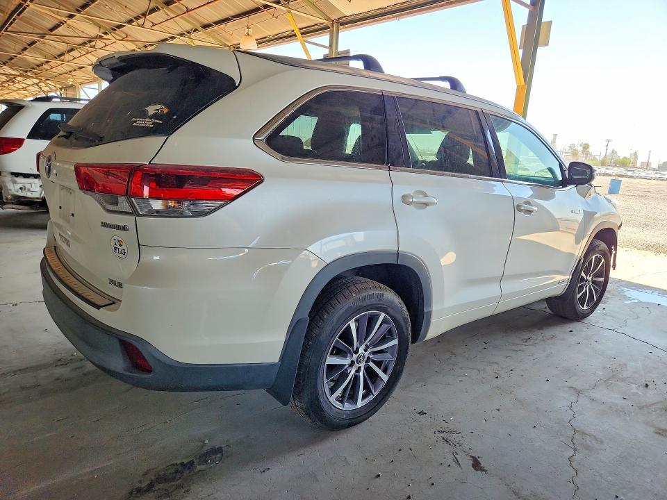 2017 Toyota Highlander VIN 5TDJGRFH2HS034225 COPART salvage auction — FRONT END, Az - Cert Of Title - Salvage, sold $5,700 on 2026-07-26 (photo 3)