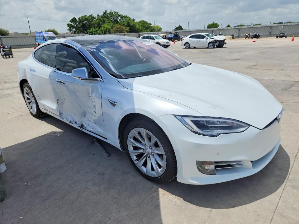 2017 Tesla Model s VIN 5YJSA1E11HF178848 COPART salvage auction — SIDE, Tx - Salvage Vehicle Title, sold $5,500 on 2026-07-27 (photo 4)