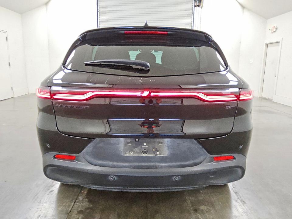 2023 Dodge Hornet VIN ZACNDFAN7P3A05425 COPART salvage auction — MINOR DENT/SCRATCHES, Tx - Certificate Of Title, sold $8,100 on 2026-08-18 (photo 6)