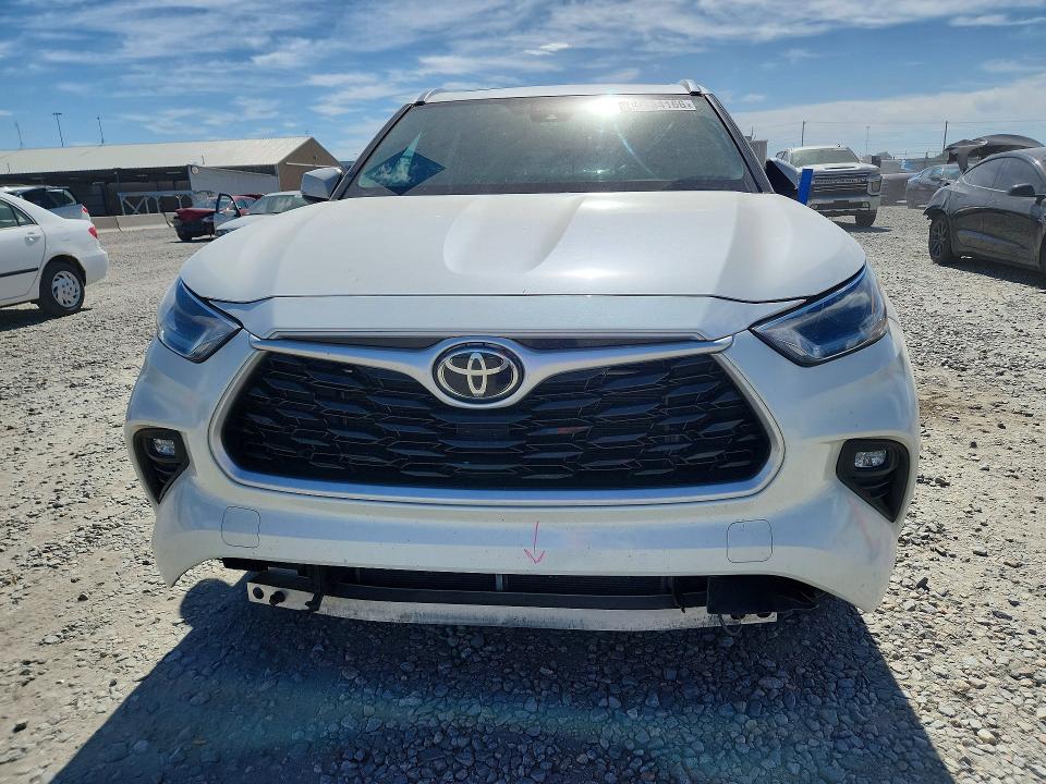 2021 Toyota Highlander VIN 5TDHZRBHXMS538014 COPART salvage auction — SIDE, Co - Public - Salvage Title, sold $7,700 on 2026-07-28 (photo 5)