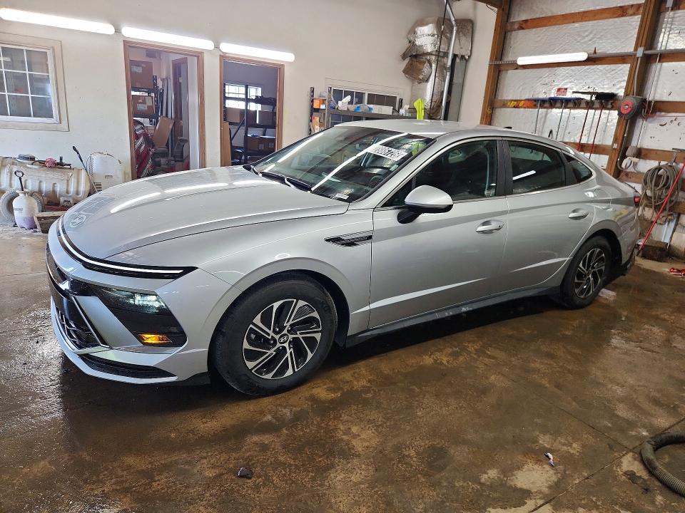 2026 Hyundai Sonata hybrid VIN KMHL24JJ2TA171039 — COPART salvage auction photo