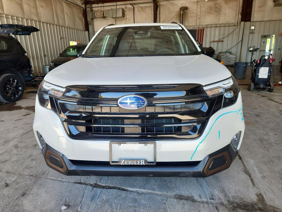 2025 Subaru Forester VIN JF2SLDHC7SH547388 COPART salvage auction — SIDE, Wi - Cert Of Title-Claim Paid, sold $8,700 on 2026-07-20 (photo 5)