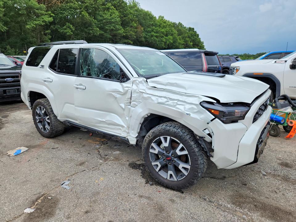 2025 Toyota 4runner VIN JTEVA5BR9S5001418 COPART salvage auction — SIDE, TN - SALVAGE CERTIFICATE (P), sold $18,400 on 2026-07-31 (photo 4)