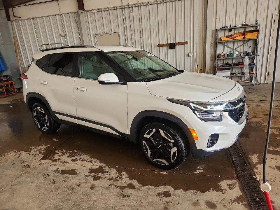 2024 Kia Seltos VIN KNDETCA78R7505976 COPART salvage auction — SIDE, WI - CERT OF TITLE-CLAIM PAID, sold $7,100 on 2026-08-17 (photo 4)