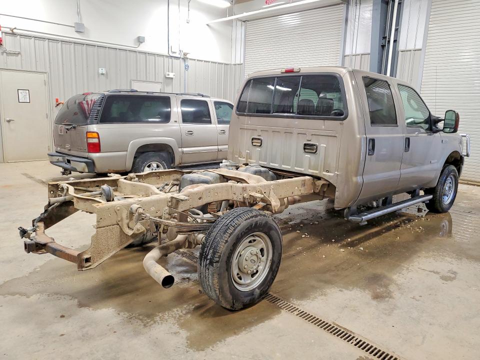 2005 Ford F350 VIN 1FTWW31P45EC34111 COPART salvage auction — MINOR DENT/SCRATCHES, Wy - Certificate Of Title - Rebuilt, sold $3,250 on 2026-07-29 (photo 3)