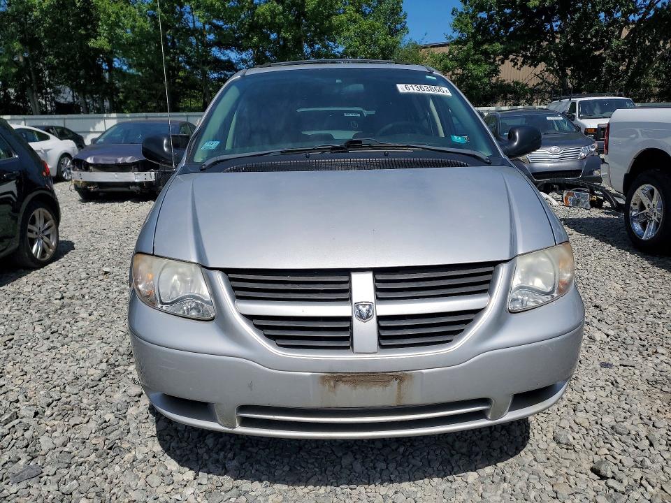 2006 Dodge Caravan VIN 1D4GP45R36B502140 COPART salvage auction — MINOR DENT/SCRATCHES, MA - CERTIFICATE OF TITLE, sold $400 on 2026-07-30 (photo 5)