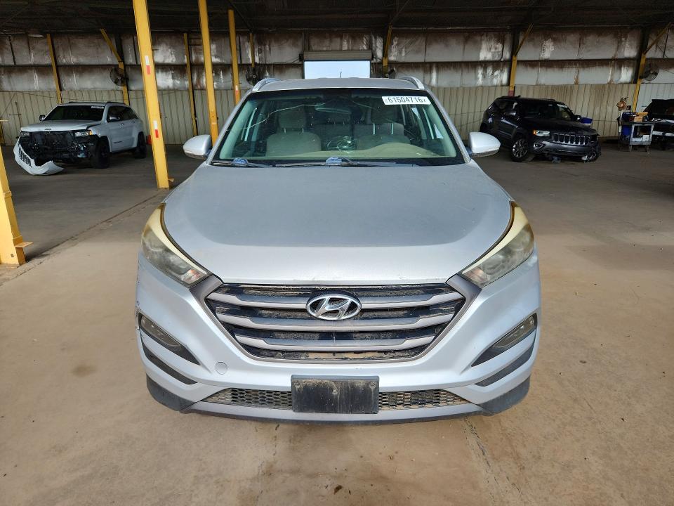 2016 Hyundai Tucson VIN KM8J33A20GU212733 COPART salvage auction — MINOR DENT/SCRATCHES, Az - Certificate Of Title, sold $1,250 on 2026-07-27 (photo 5)