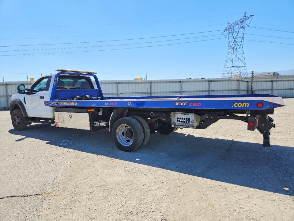 2017 Ford F-550 super duty VIN 1FDUF5GT6HEC49264 COPART salvage auction — MINOR DENT/SCRATCHES, CA - DIS/DLR/EXP ONLY CLEAN TITLE (P), sold $26,000 on 2026-07-23 (photo 2)