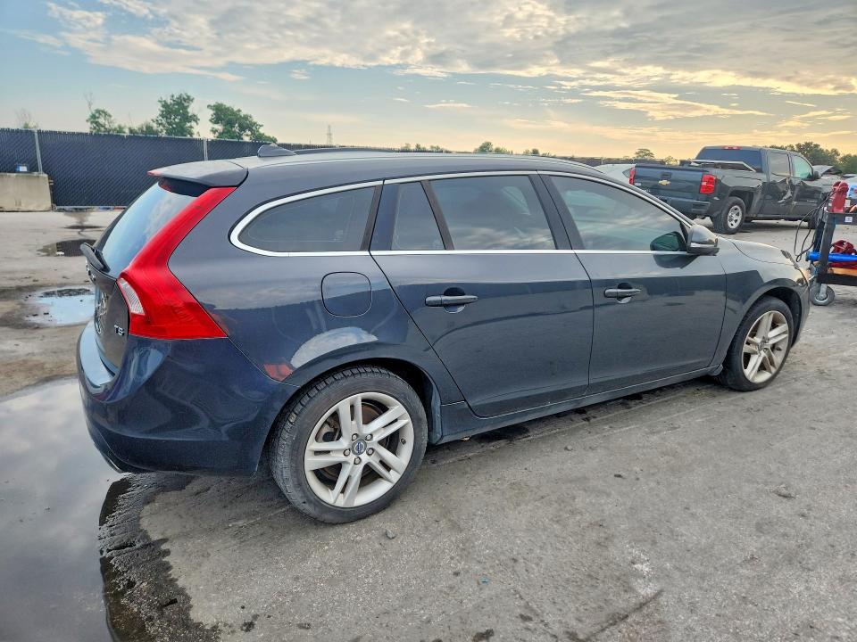 2015 Volvo V60 VIN YV126MEB2F1199574 COPART salvage auction — MINOR DENT/SCRATCHES, Fl - Certificate Of Title (P), sold $250 on 2026-07-21 (photo 3)