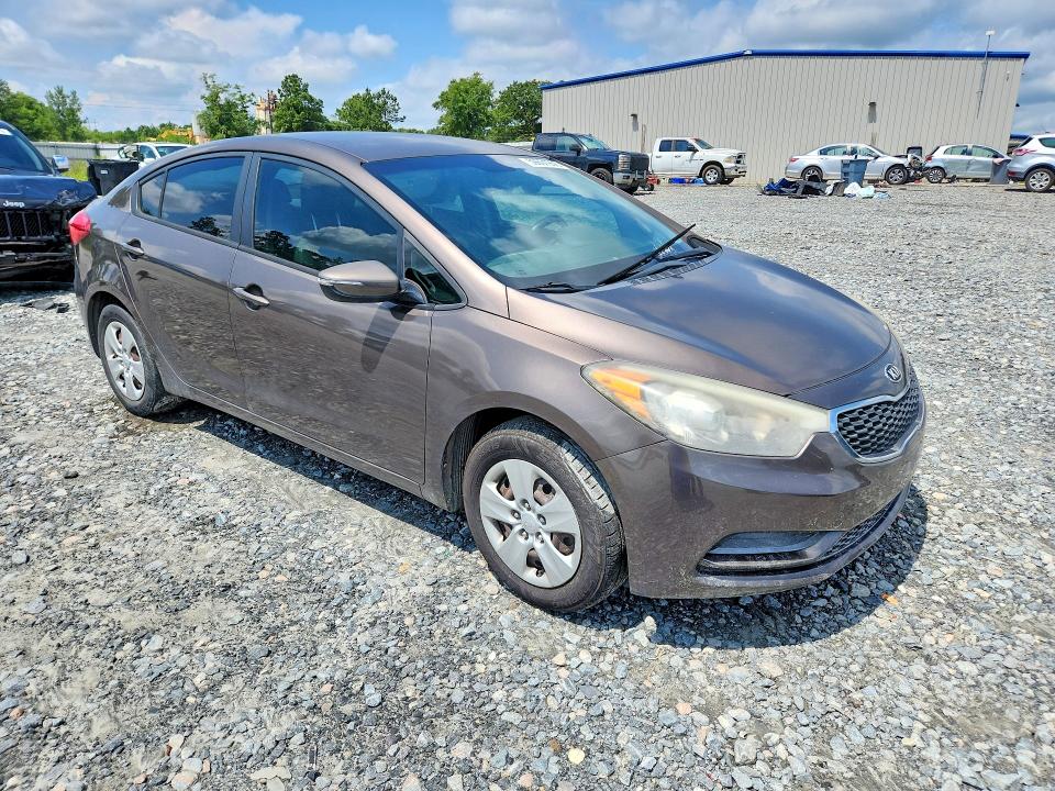 2015 Kia Forte VIN KNAFX4A62F5315648 COPART salvage auction — NORMAL WEAR, Ga - Certificate Of Title, sold $825 on 2026-07-09 (photo 4)
