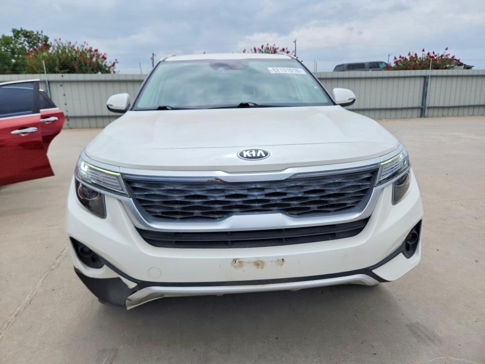 2021 Kia Seltos VIN KNDEUCAA1M7043259 COPART salvage auction — FRONT END, TX - CERT OF TITLE-REBUILT SALVAGE, sold $350 on 2026-07-30 (photo 5)