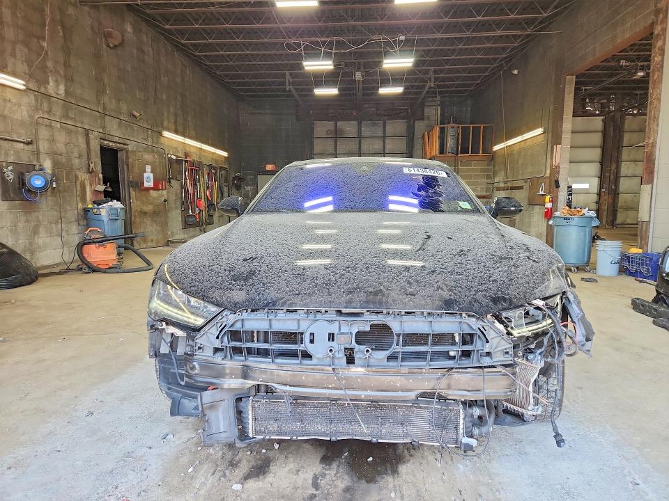 2017 Audi S7 VIN WAU2FAFCXHN117952 COPART salvage auction — FRONT END, NY - MV-907A SALVAGE CERTIFICATE, sold $6,300 on 2026-09-04 (photo 5)