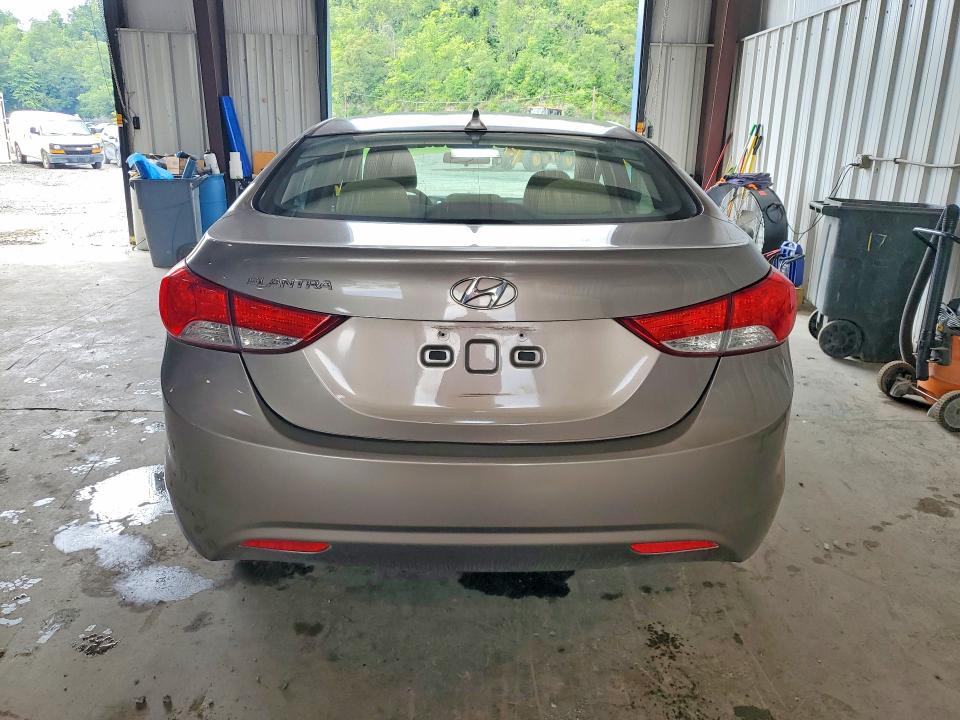 2013 Hyundai Elantra VIN 5NPDH4AE6DH257068 COPART salvage auction — NORMAL WEAR, Pa - Non Public Clean Title, sold $900 on 2026-07-29 (photo 6)