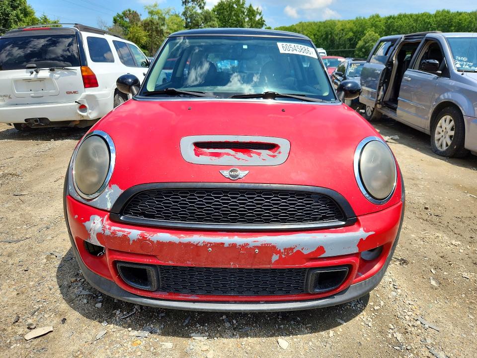 2011 Mini Cooper VIN WMWSV3C50BTY25229 COPART salvage auction — NORMAL WEAR, Fl - Certificate Of Title, sold $225 on 2026-07-14 (photo 5)