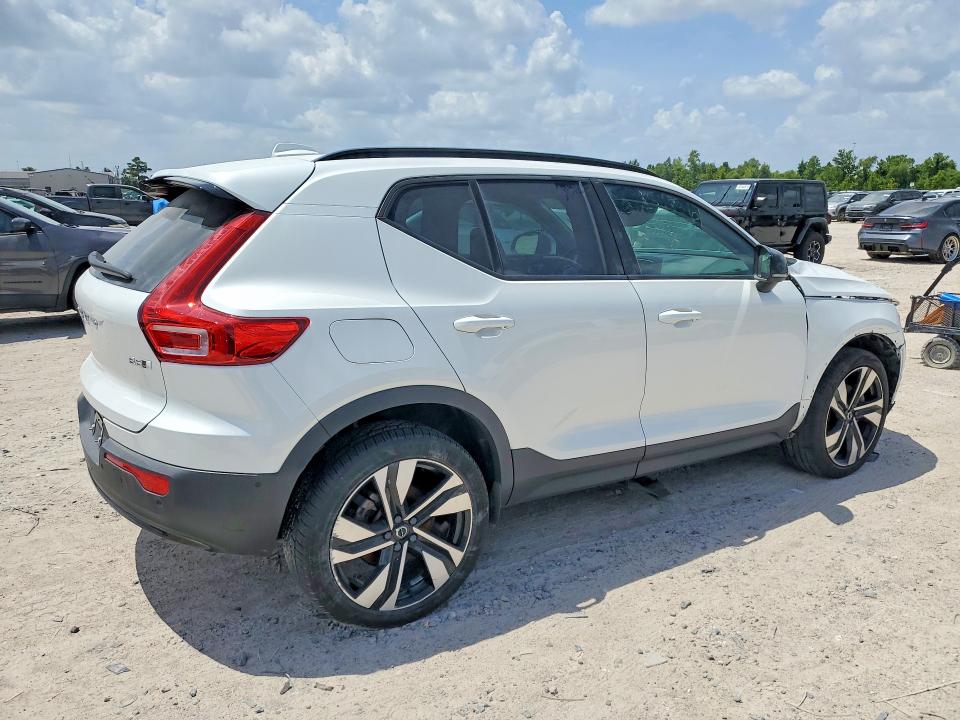 2023 Volvo Xc40 VIN YV4L12UX2P2977293 COPART salvage auction — FRONT END, Tx - Salvage Vehicle Title, sold $9,700 on 2026-08-18 (photo 3)